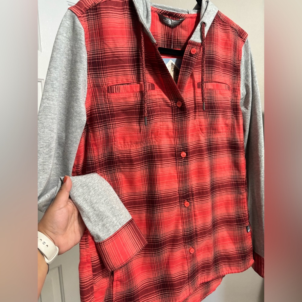 The North Face Red Checkered Women's Shirt - Picture 4 of 9